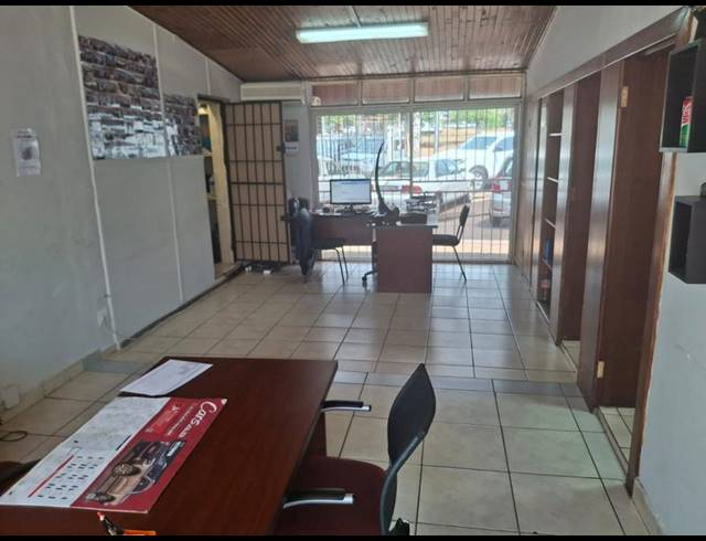 3 BEDROOM HOUSE FOR SALE IN SINOVILLE